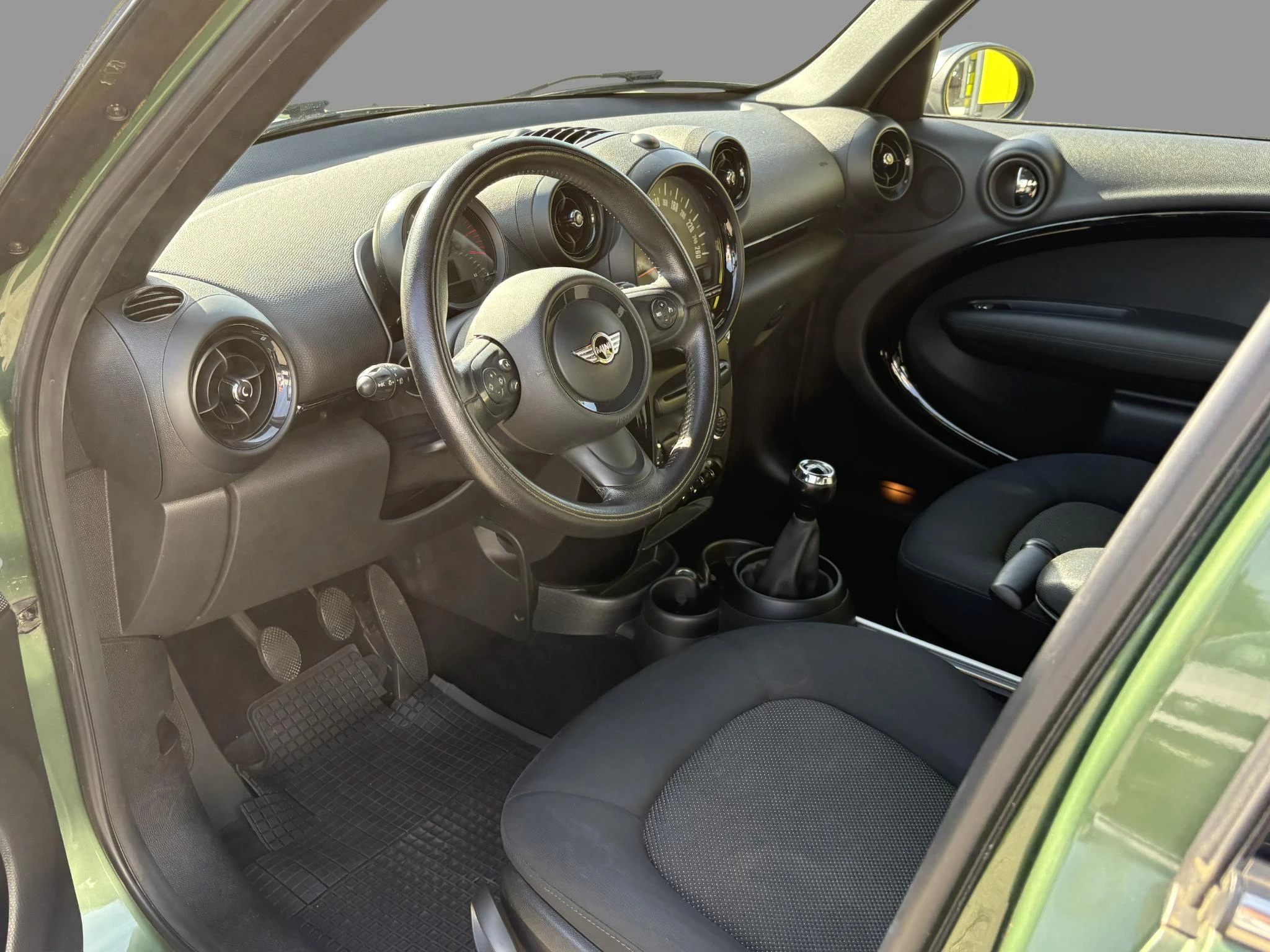 MINI-Countryman-image-12