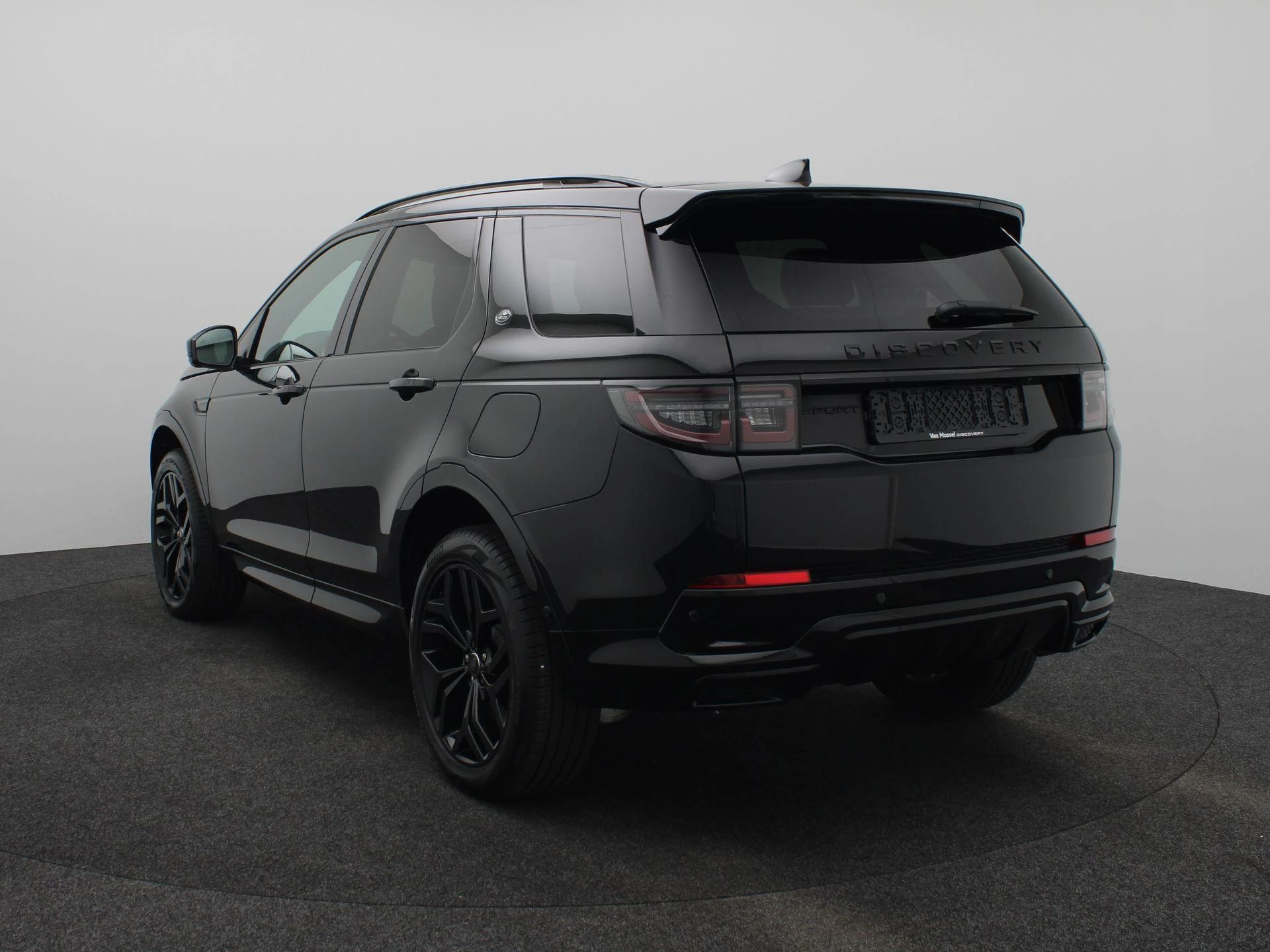 Land Rover-Discovery Sport-image-2