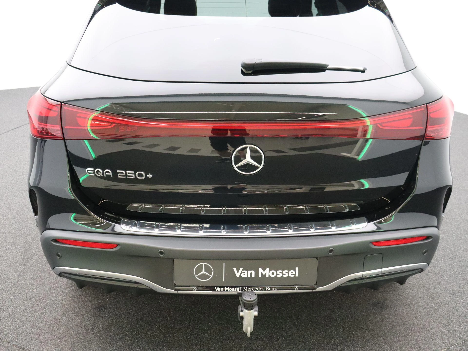 Mercedes-Benz EQA 250+ Star Edition + PANO DAK + BURMESTER + TREKHAAK + HEAD UP +
