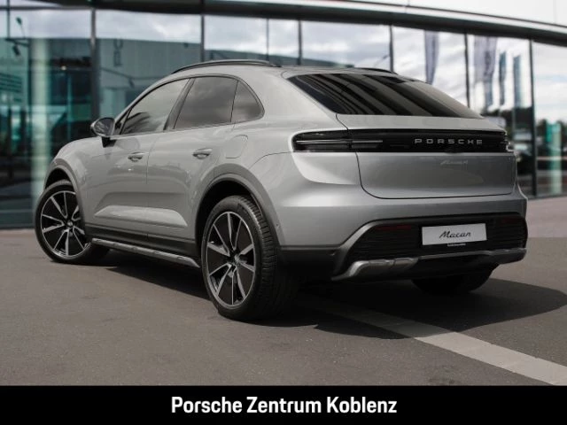 Porsche Macan 4 -