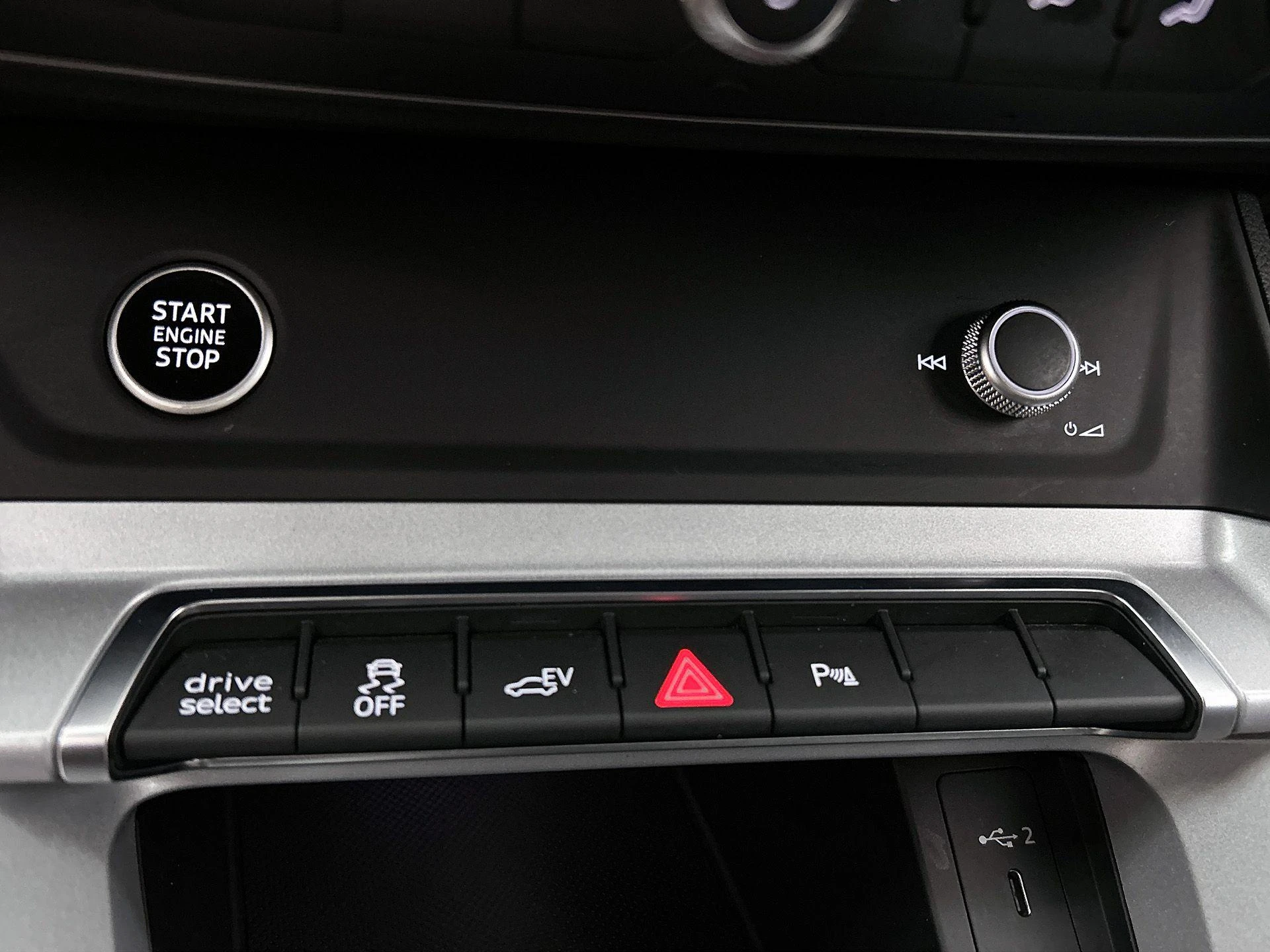 Audi-Q3-image-10