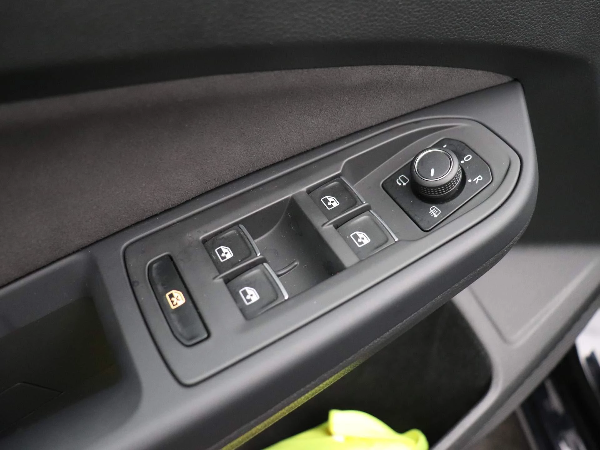 Volkswagen-Golf-image-17