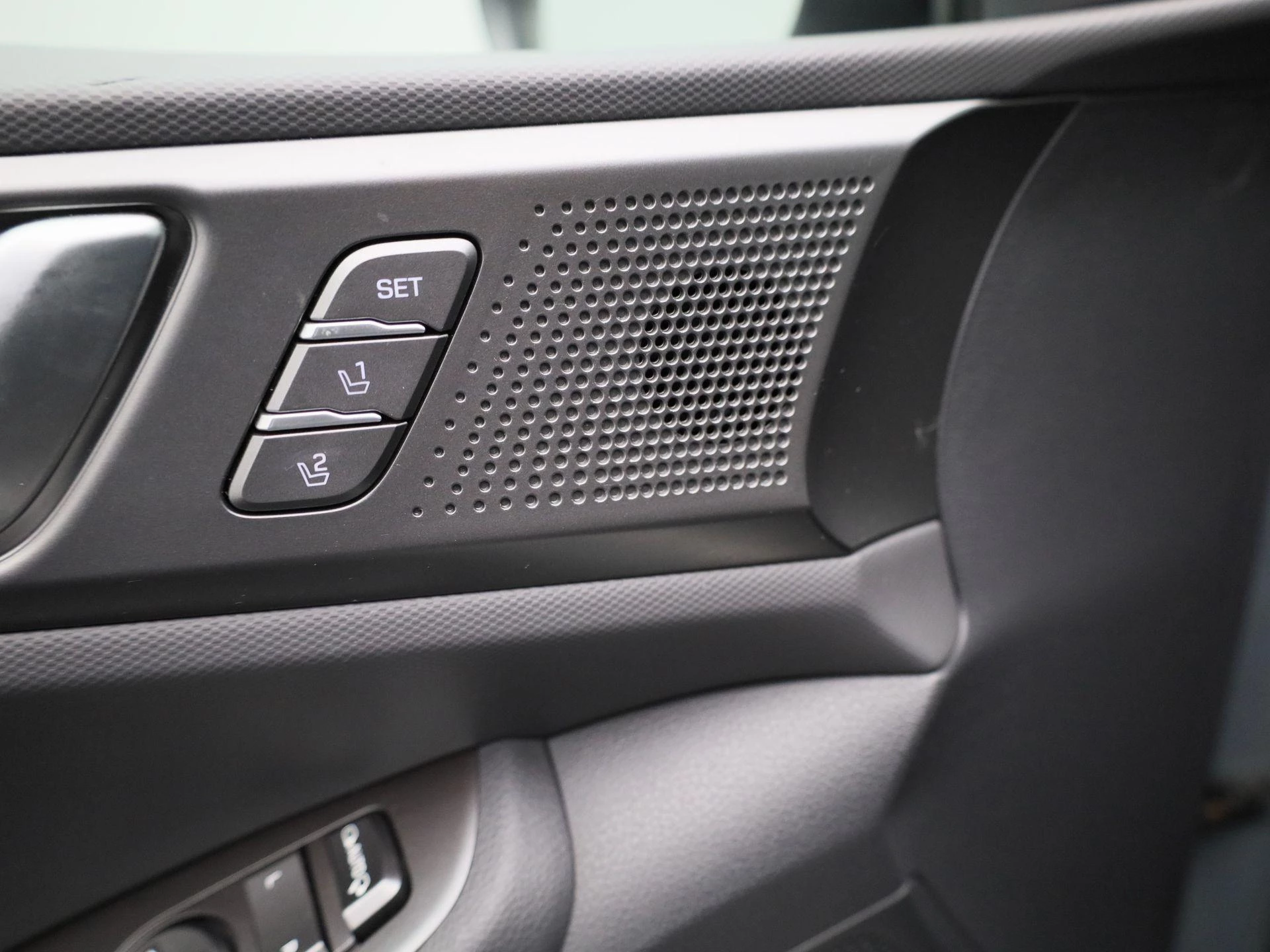 Hyundai-IONIQ-image-30