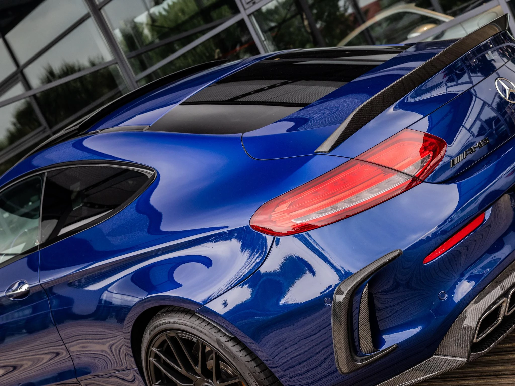 Mercedes-Benz-C-Klasse-image-19
