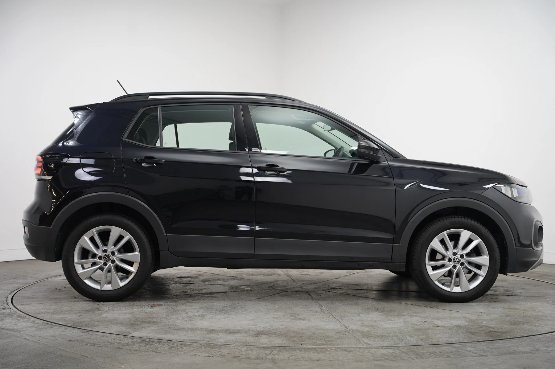 Volkswagen-T-Cross-image-3