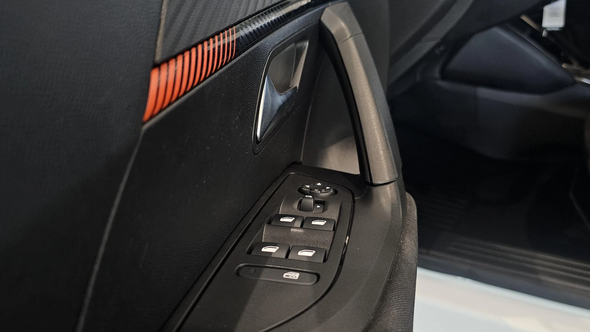 Peugeot-2008-image-12