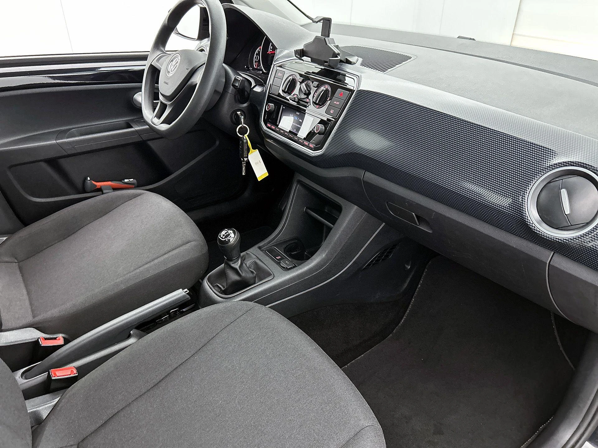 Volkswagen-up!-image-10