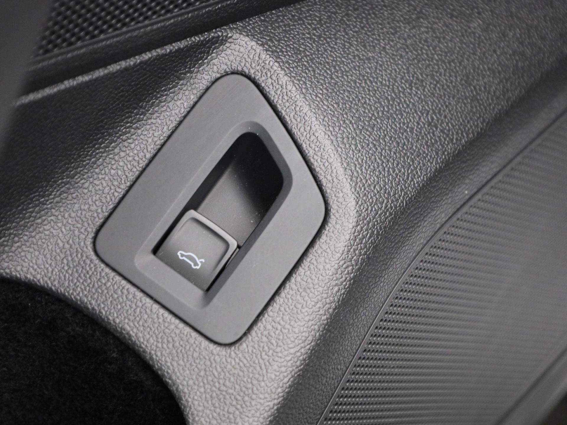 Volkswagen-Passat-image-34