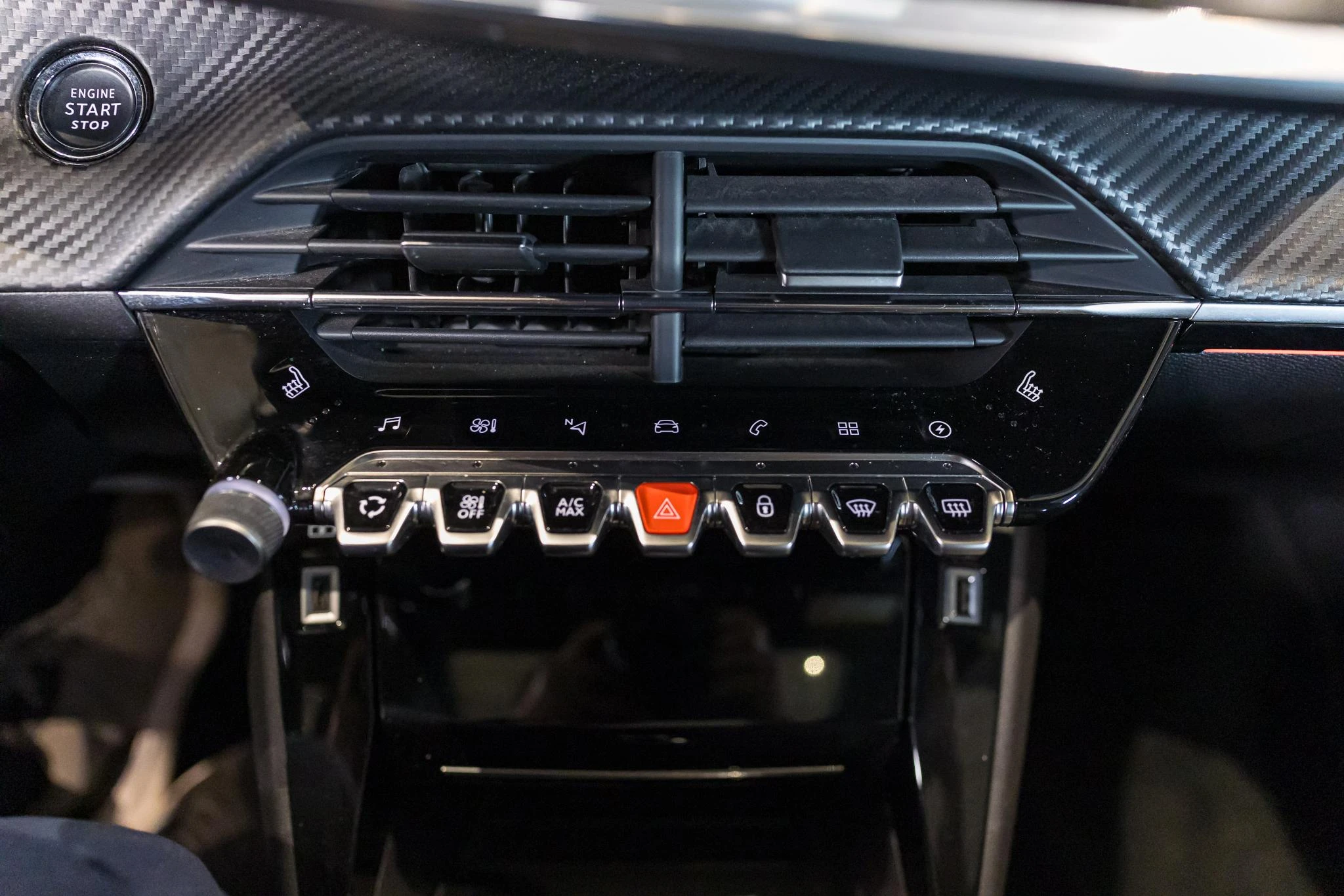 Peugeot-e-208-image-28