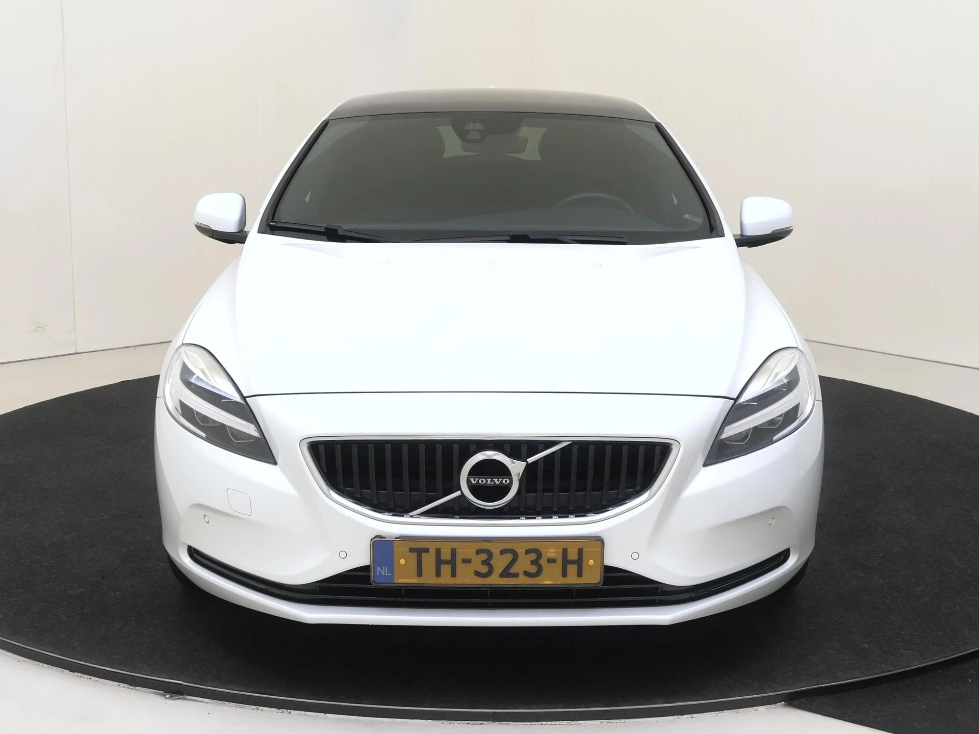 Volvo-V40-image-5
