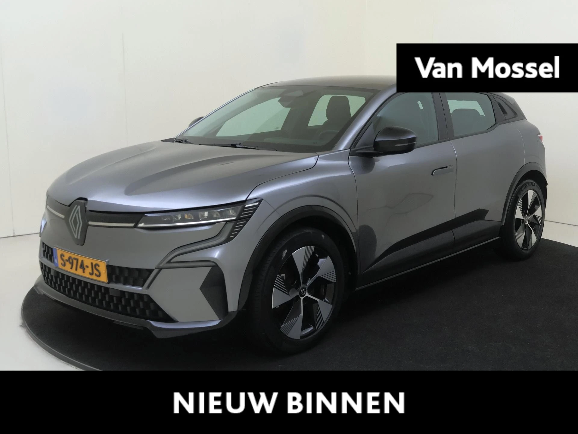 Renault-Megane E-Tech-image-0