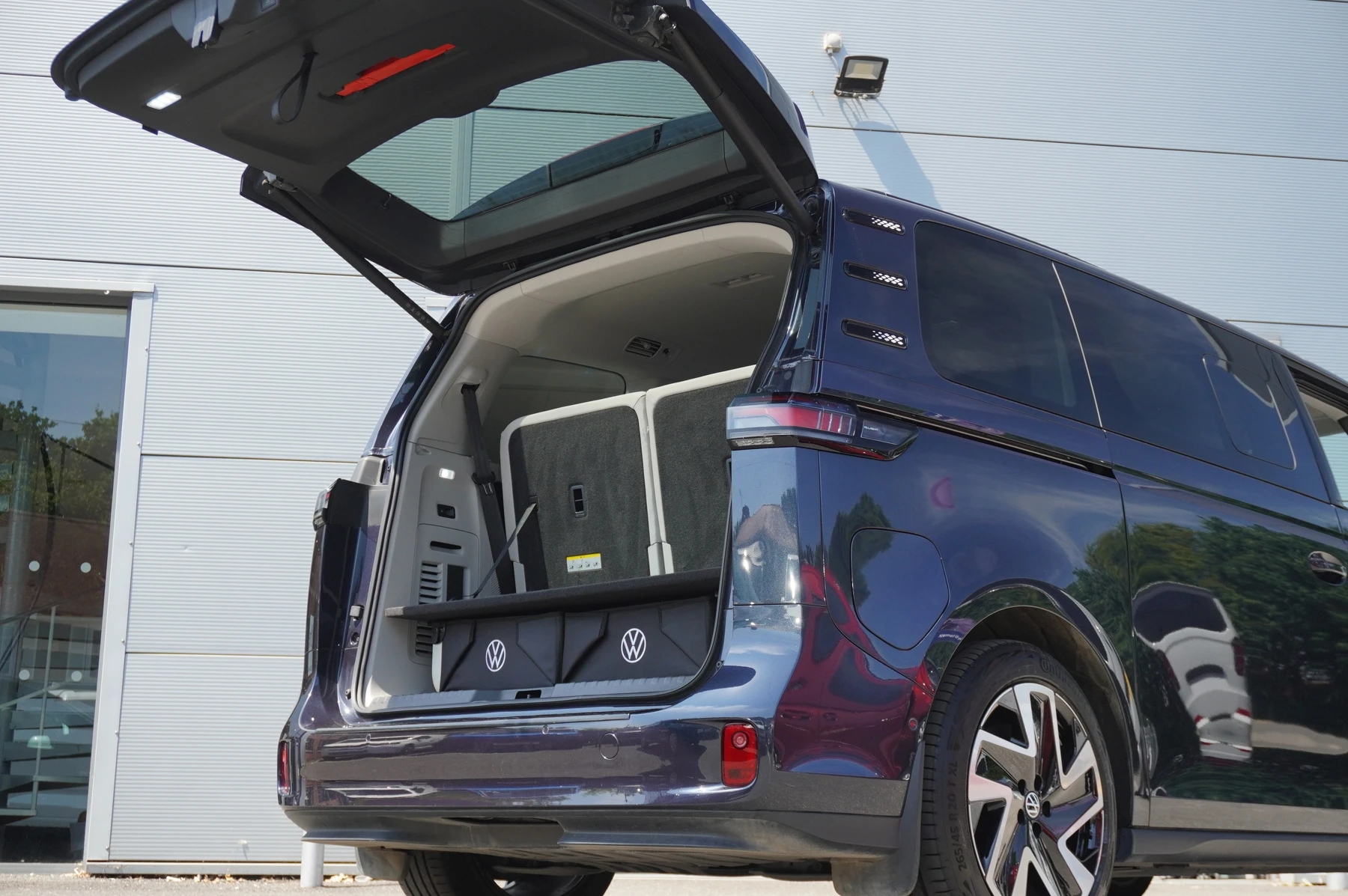 Volkswagen-ID. Buzz-image-31