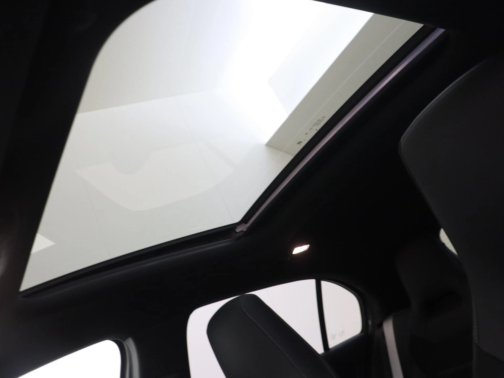 Mercedes-Benz A-Klasse 250 e Business Solution AMG