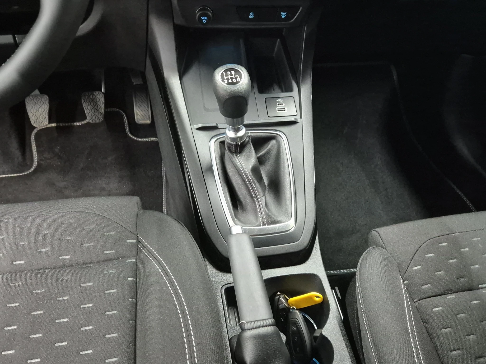 Ford-Puma-image-13