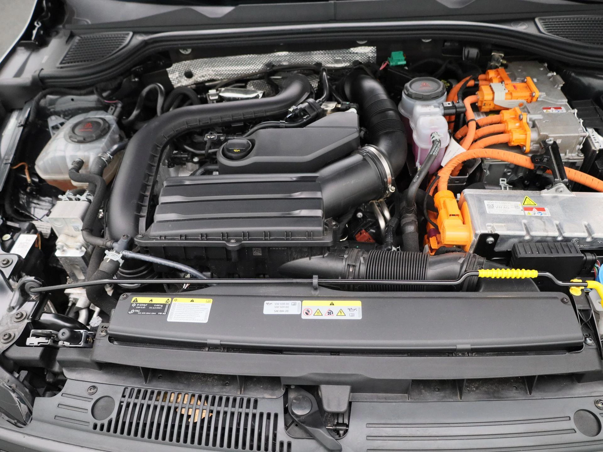 Volkswagen-Golf-image-35