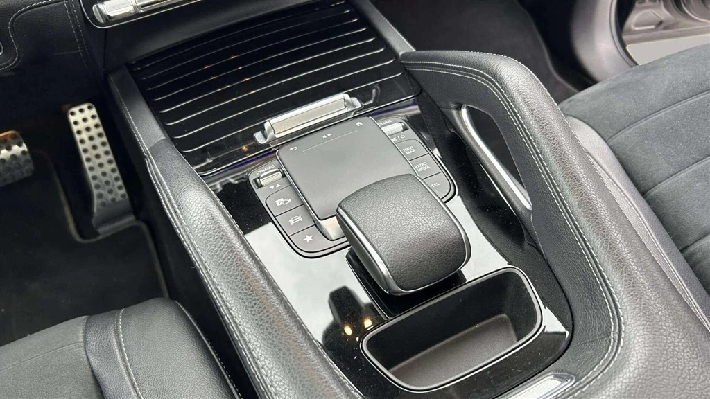 Mercedes-Benz-GLE-image-16