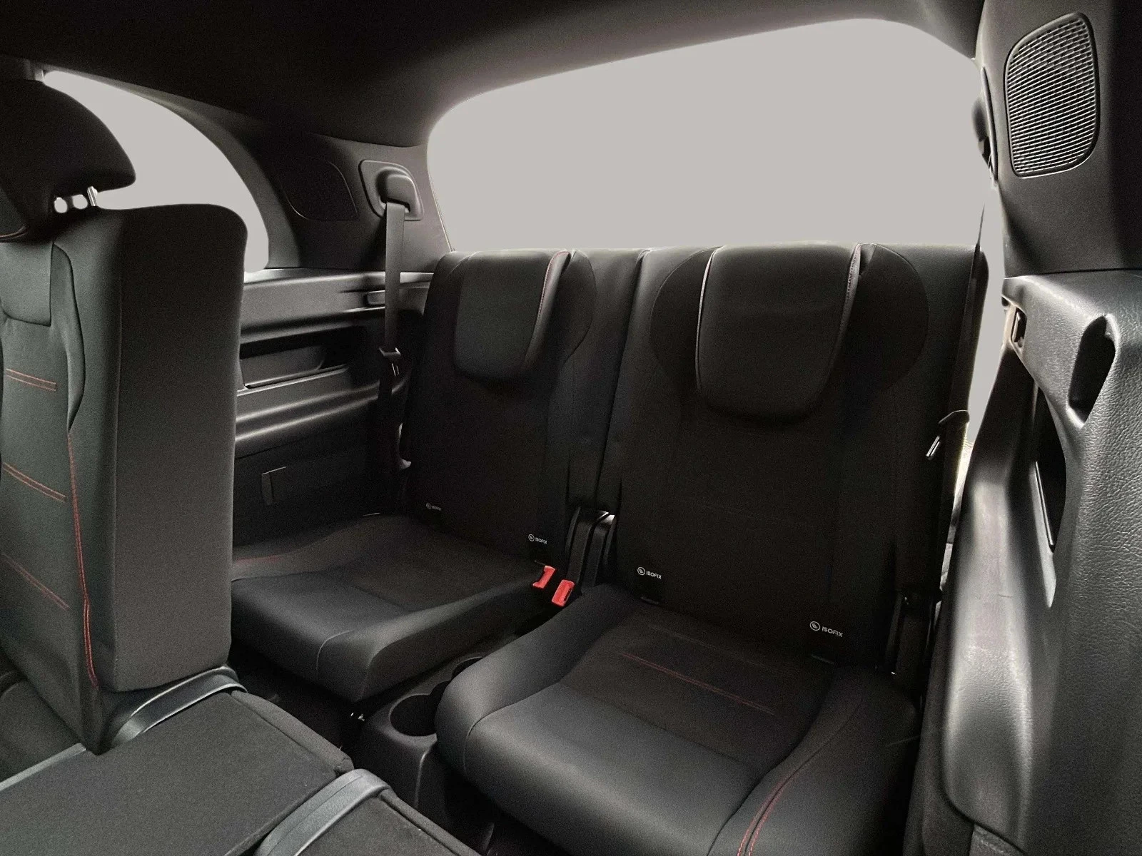 Mercedes-Benz-EQB-image-13