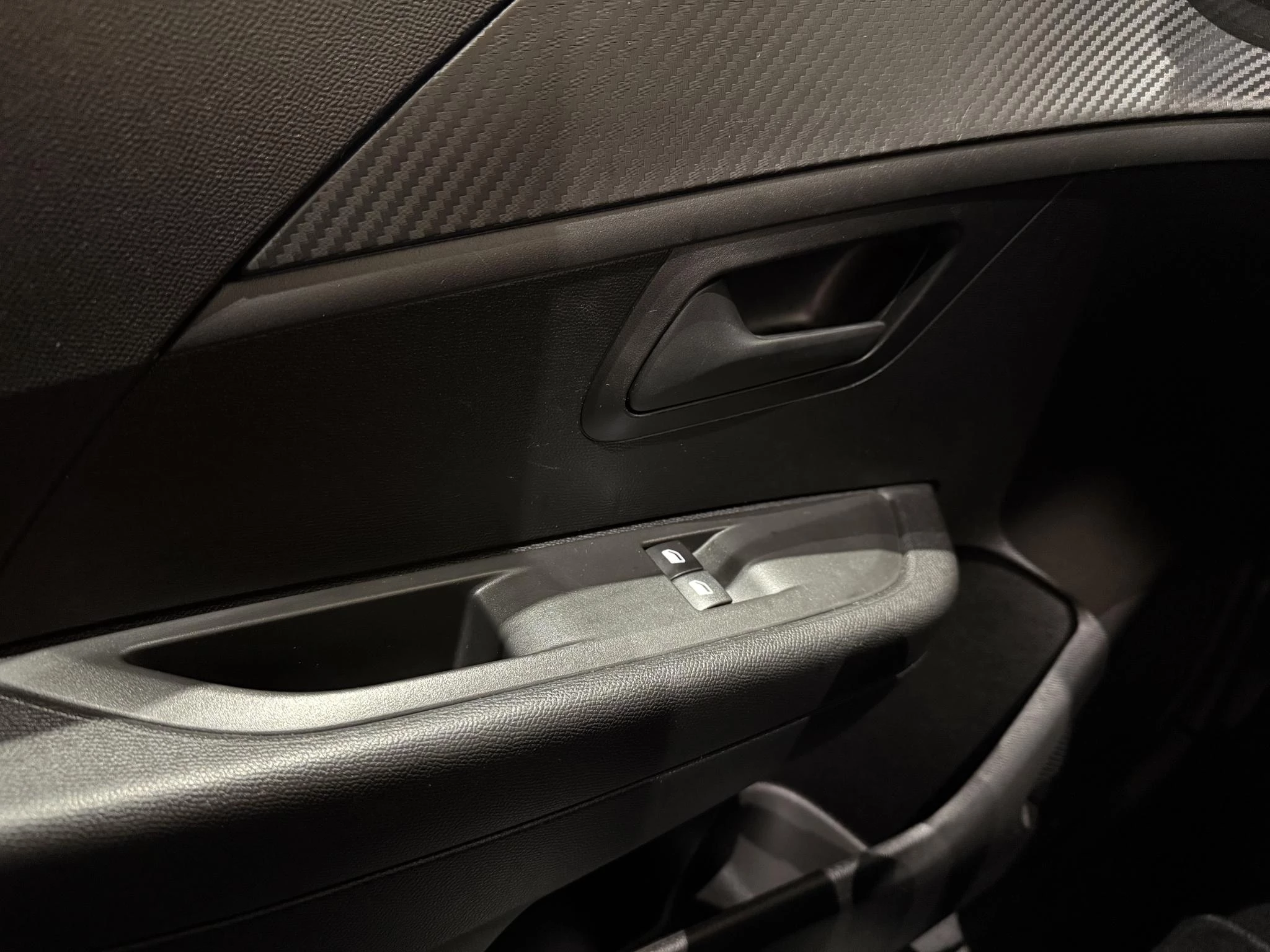 Peugeot-208-image-12