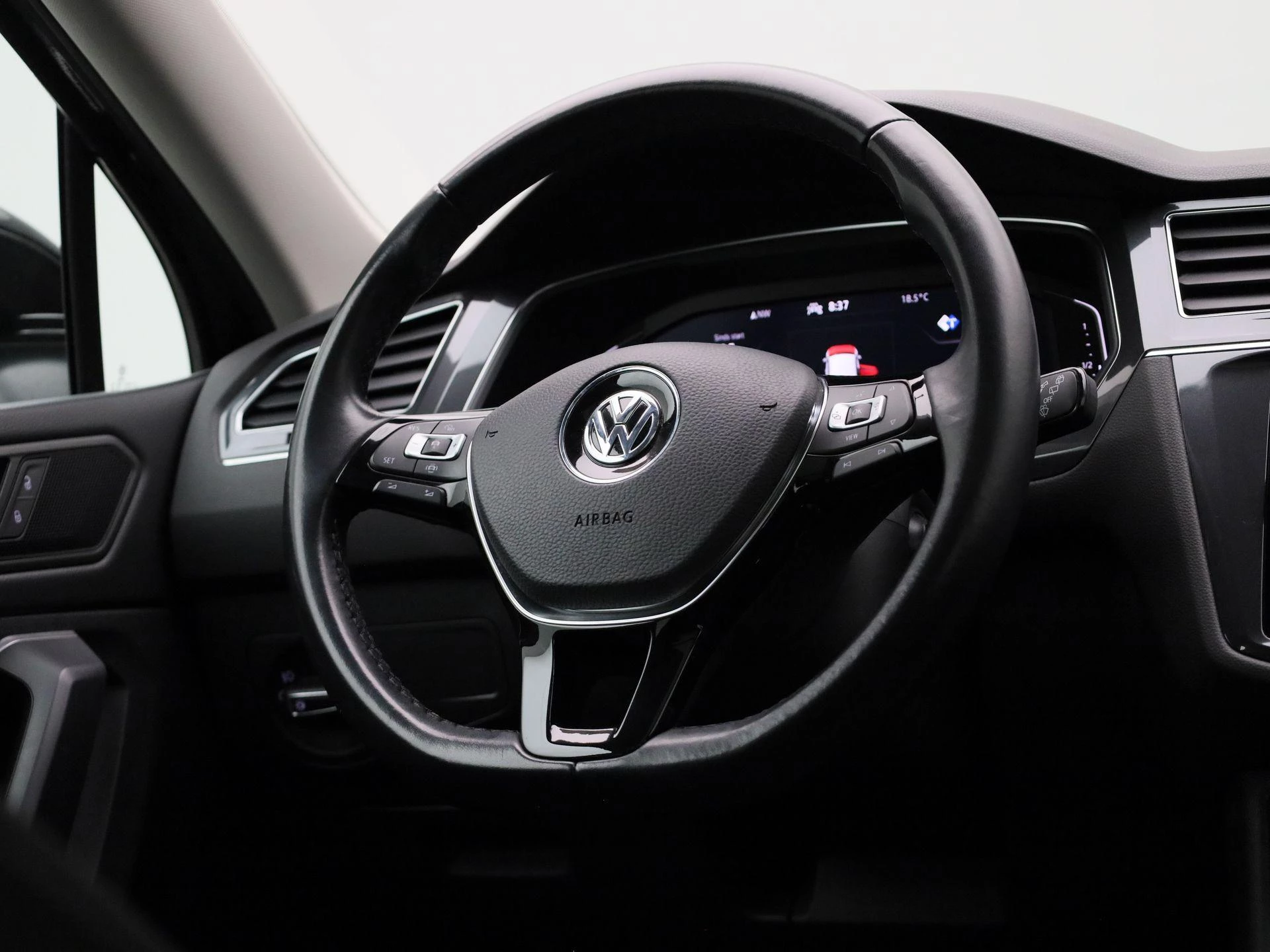 Volkswagen-Tiguan Allspace-image-36