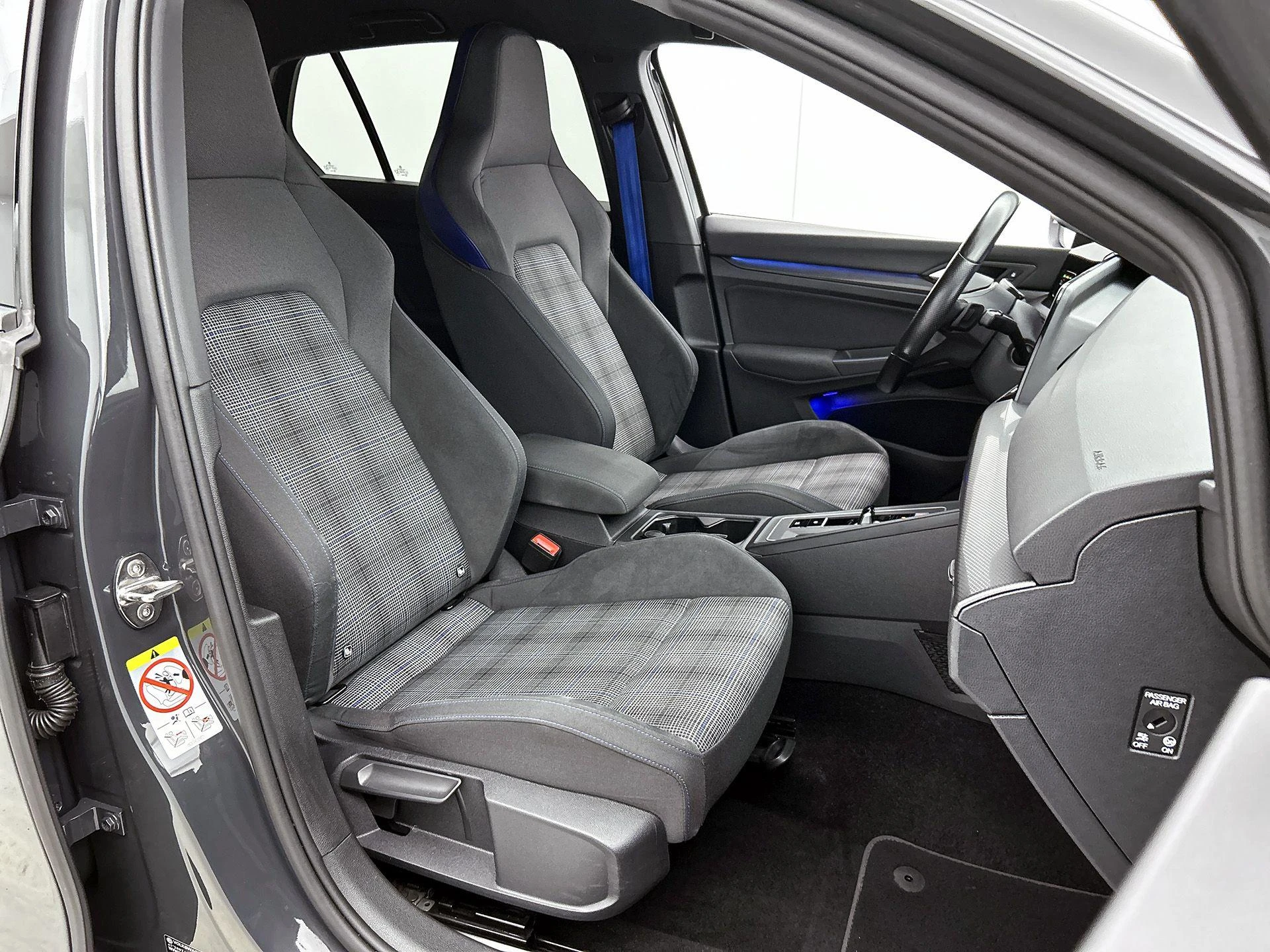 Volkswagen-Golf-image-36