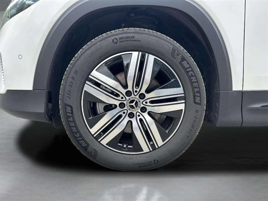 Mercedes-Benz-EQB-image-8