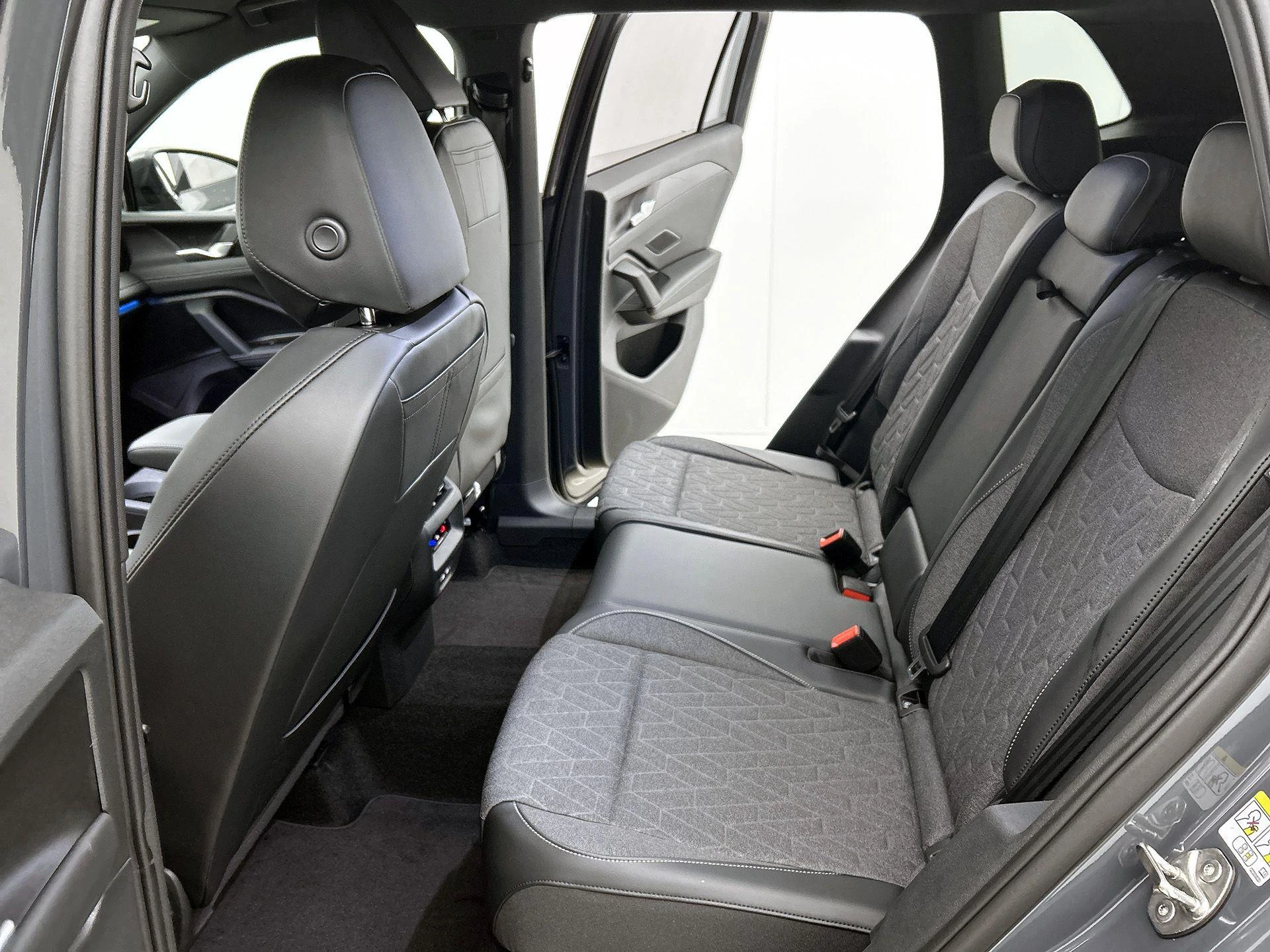 Volkswagen-Tiguan-image-30