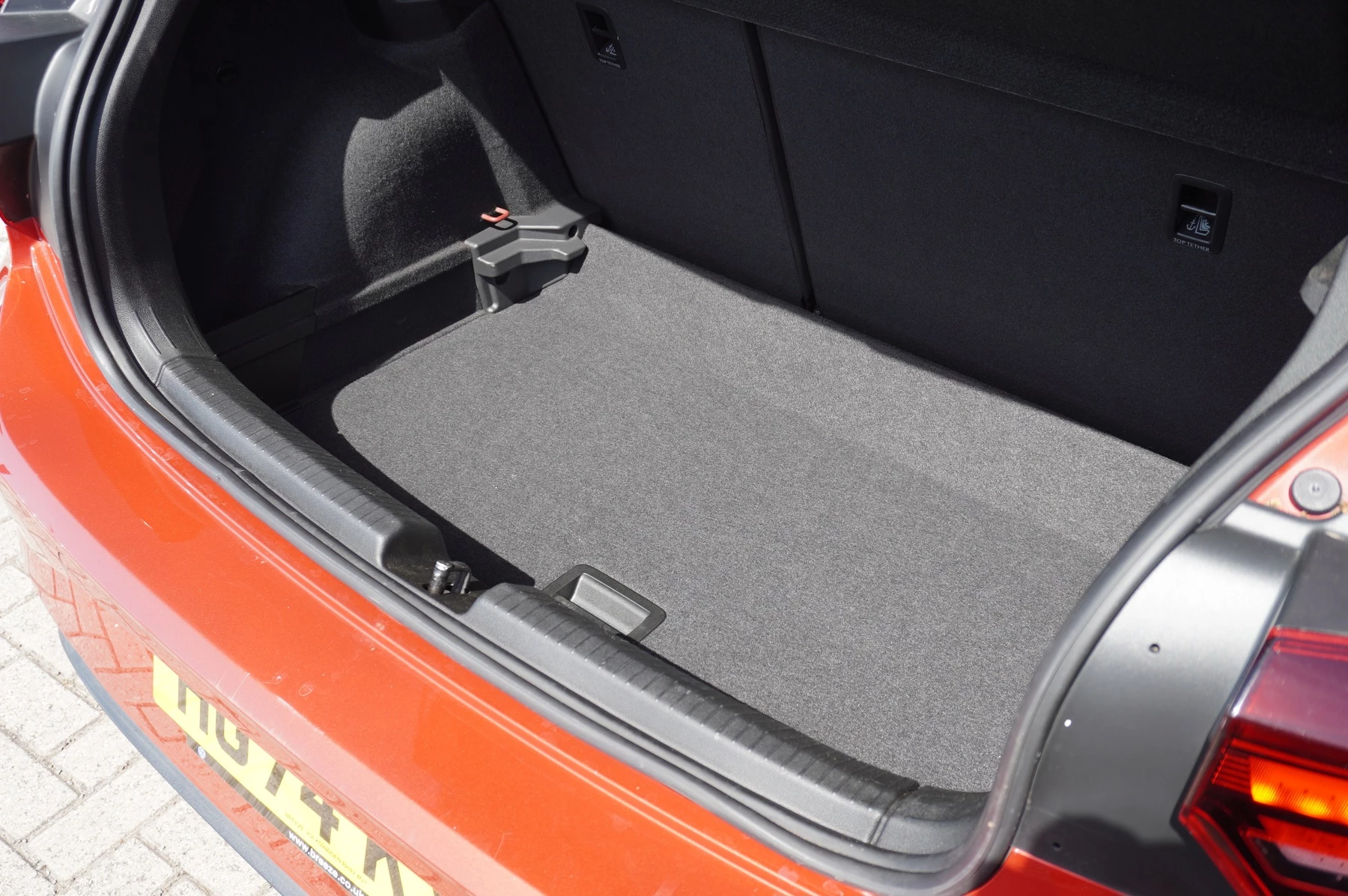 Volkswagen-Polo-image-13