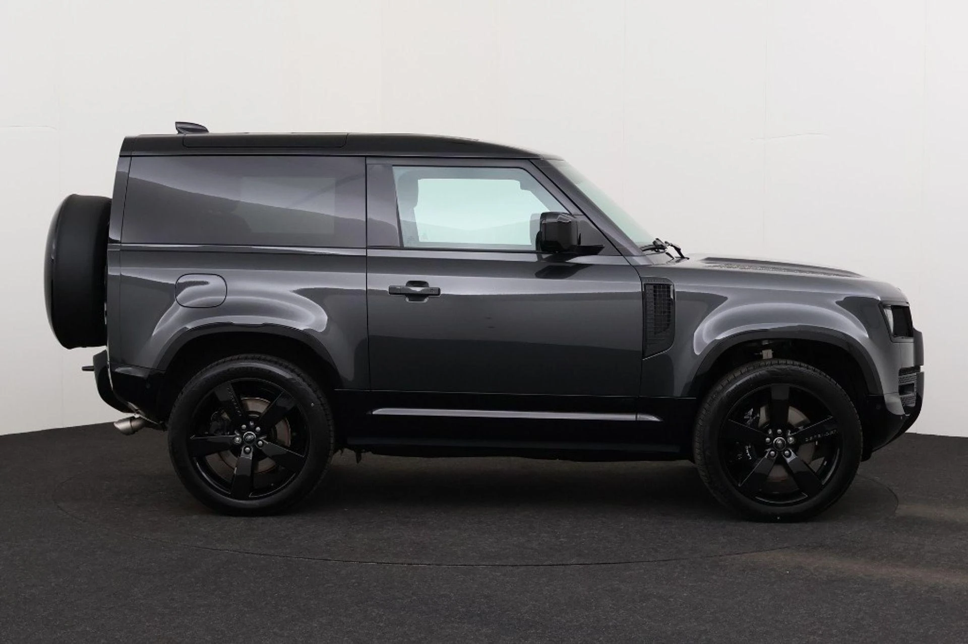 Land Rover-Defender-image-5
