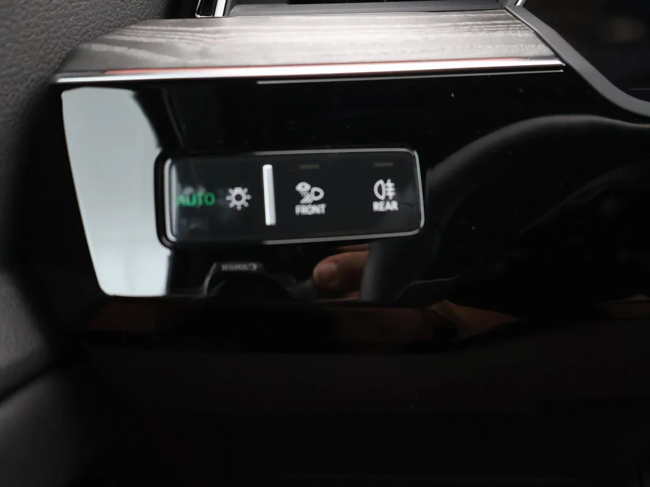 Audi e-tron Sportback Audi e-tron Sportback S-line 55 quattro 408PK *BRUINE LEDER*NAVI*APP CONNECT*BLTH*CRUISE*SPORTZETELS*CAMERA*ZETELVERWARMING*...