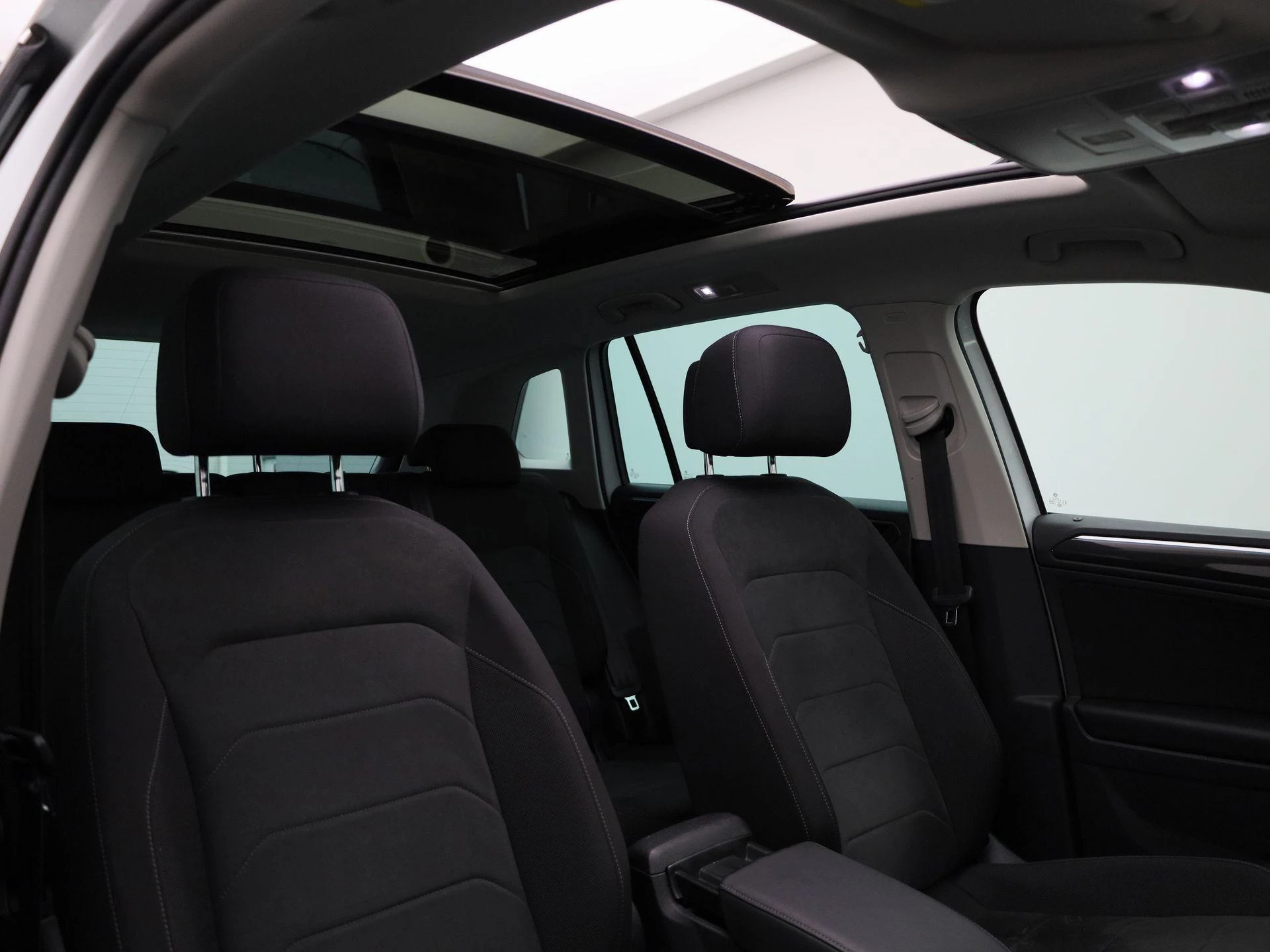 Volkswagen-Tiguan-image-34
