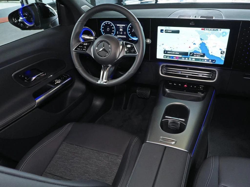 Mercedes-Benz-GLB 250+-image-7