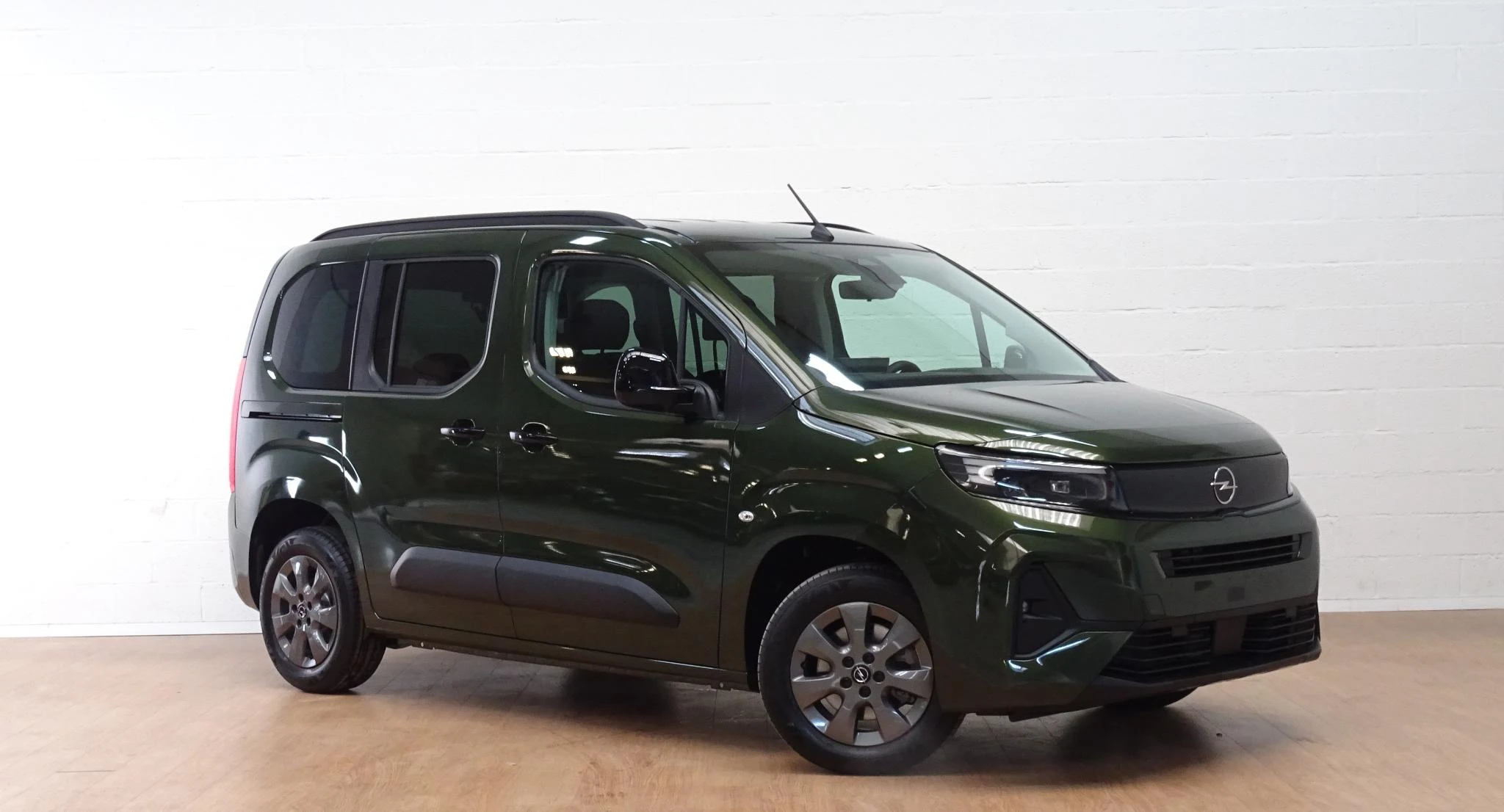 Opel-Combo Life-image-1