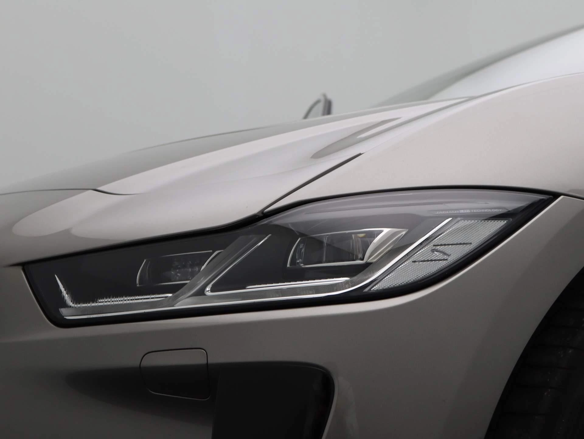 Jaguar-I-PACE-image-16