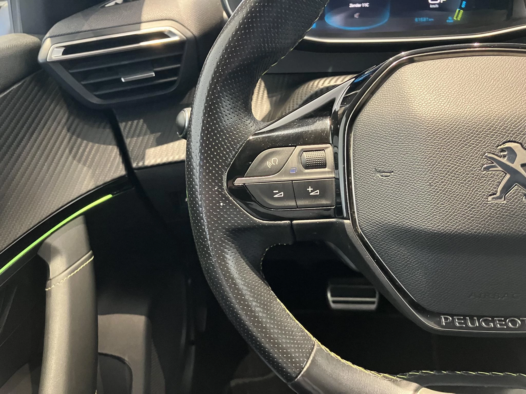 Peugeot-e-2008-image-17