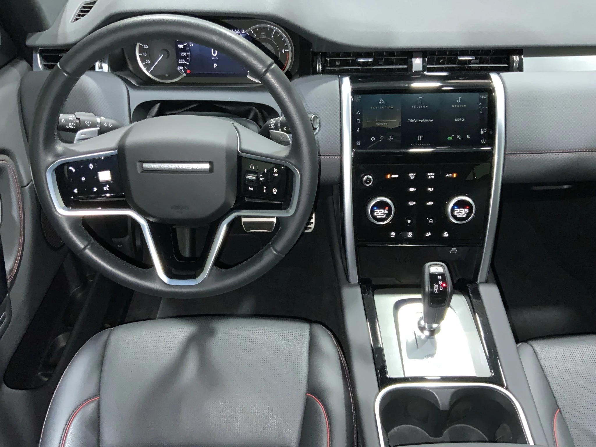 Land Rover Discovery Sport R-DYNAMIC SE D165 AWD Automatik Geländewagen. 120 kW. 5-türig