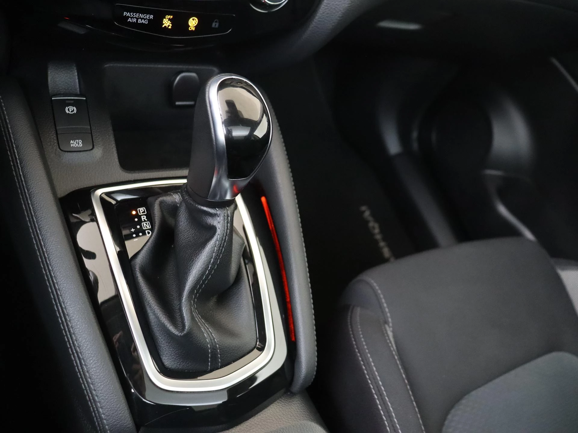 Nissan-QASHQAI-image-14