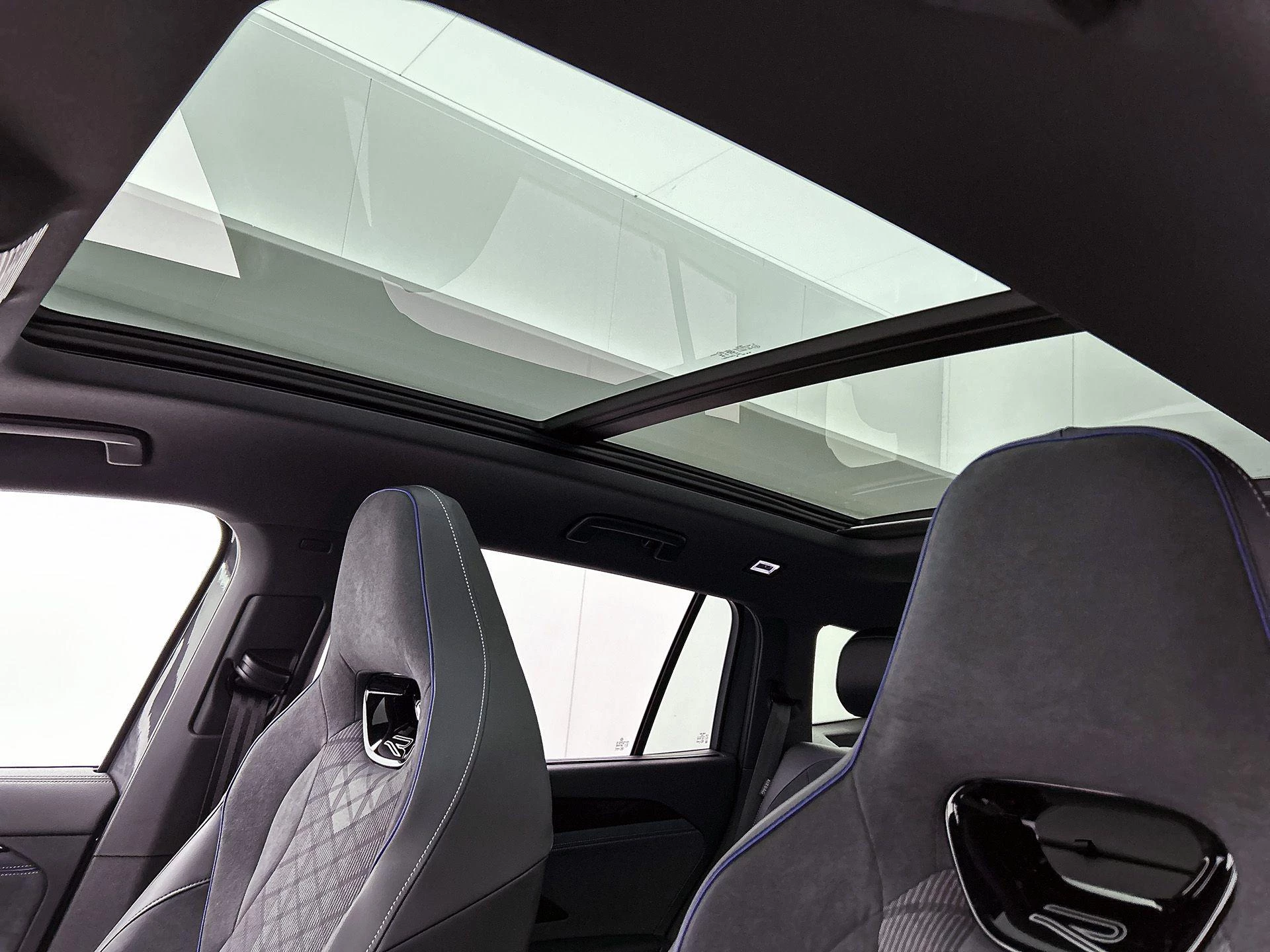 Volkswagen Tayron 1.5 eHybrid R-Line Edition