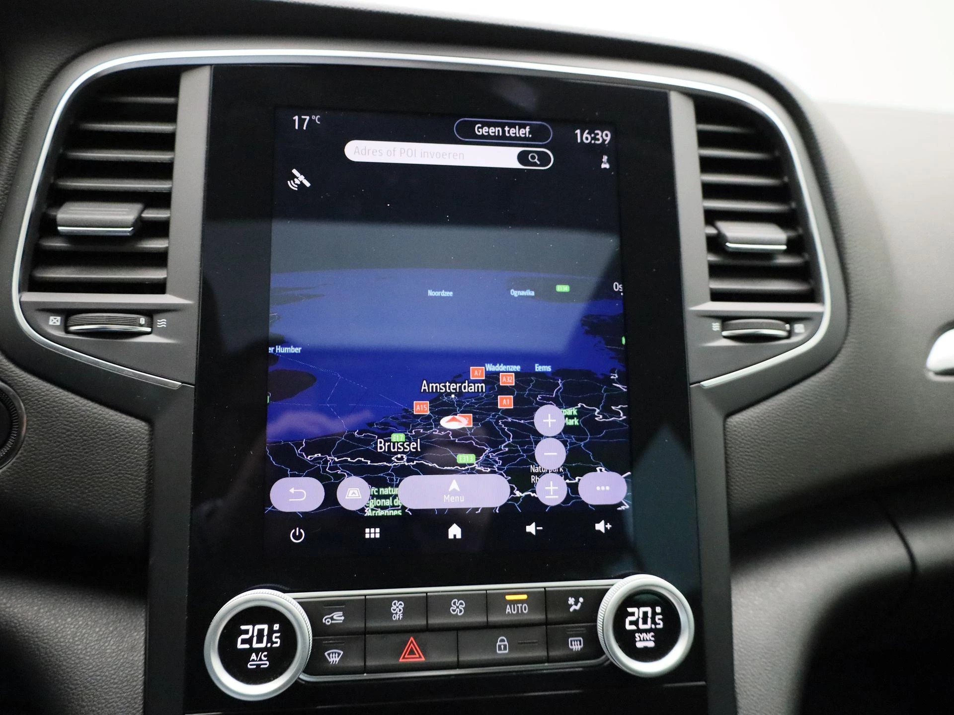 Renault-Megane E-Tech-image-25