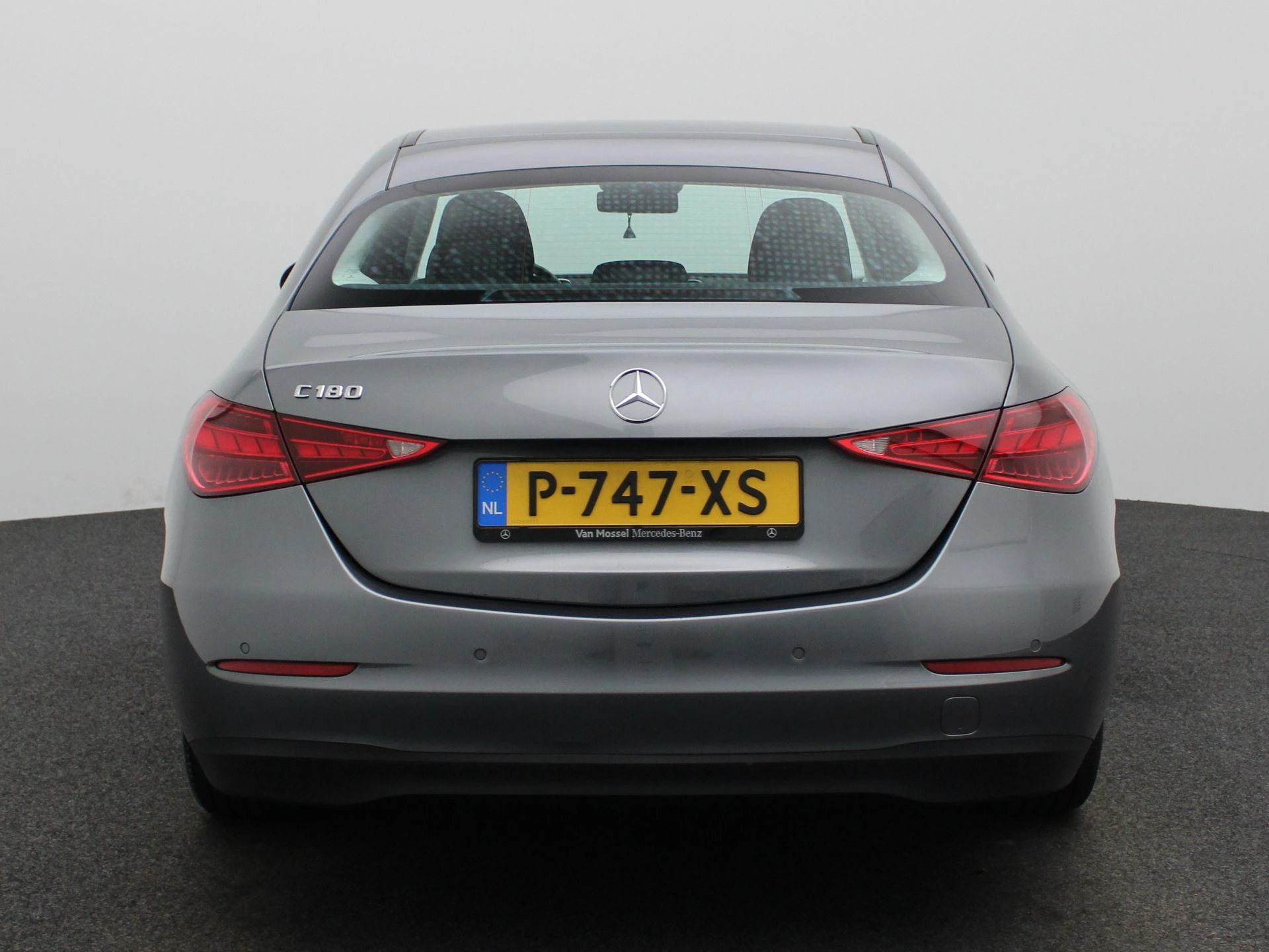 Mercedes-Benz-C-Klasse-image-4