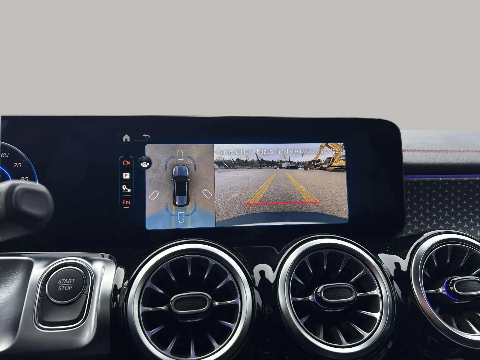 Mercedes-Benz-EQB-image-17