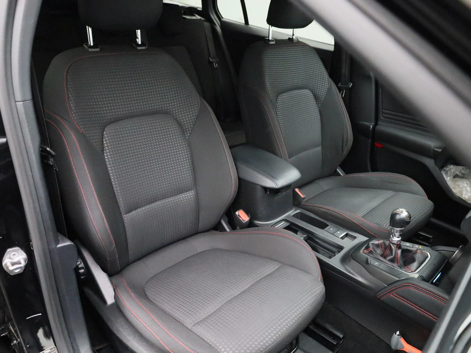 Ford Focus Wagon 1.0 EcoBoost Hybrid ST Line X Business