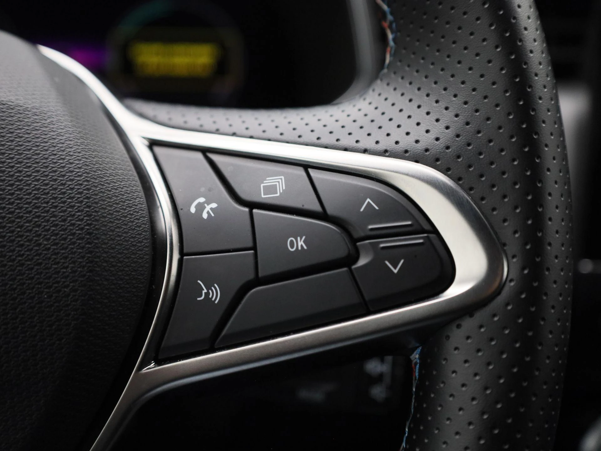 Renault-Clio-image-23