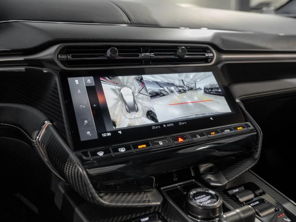 Aston Martin-Vanquish-image-16