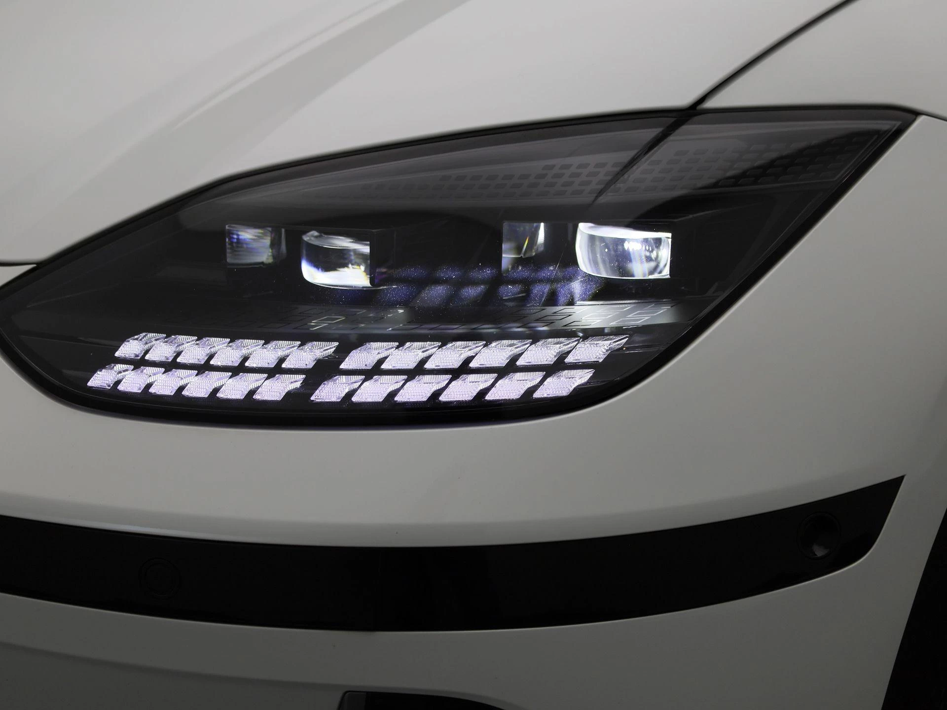 Hyundai-IONIQ 6-image-13