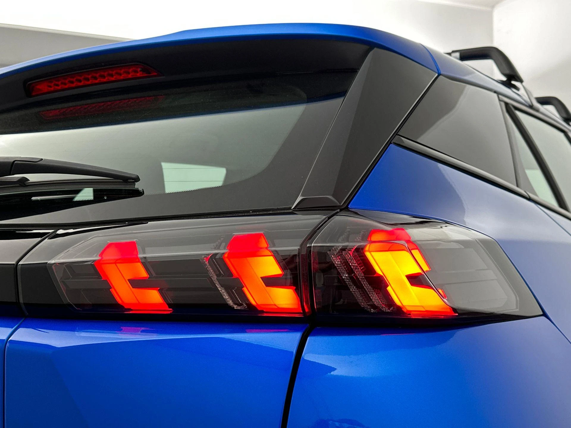 Peugeot-e-2008-image-27