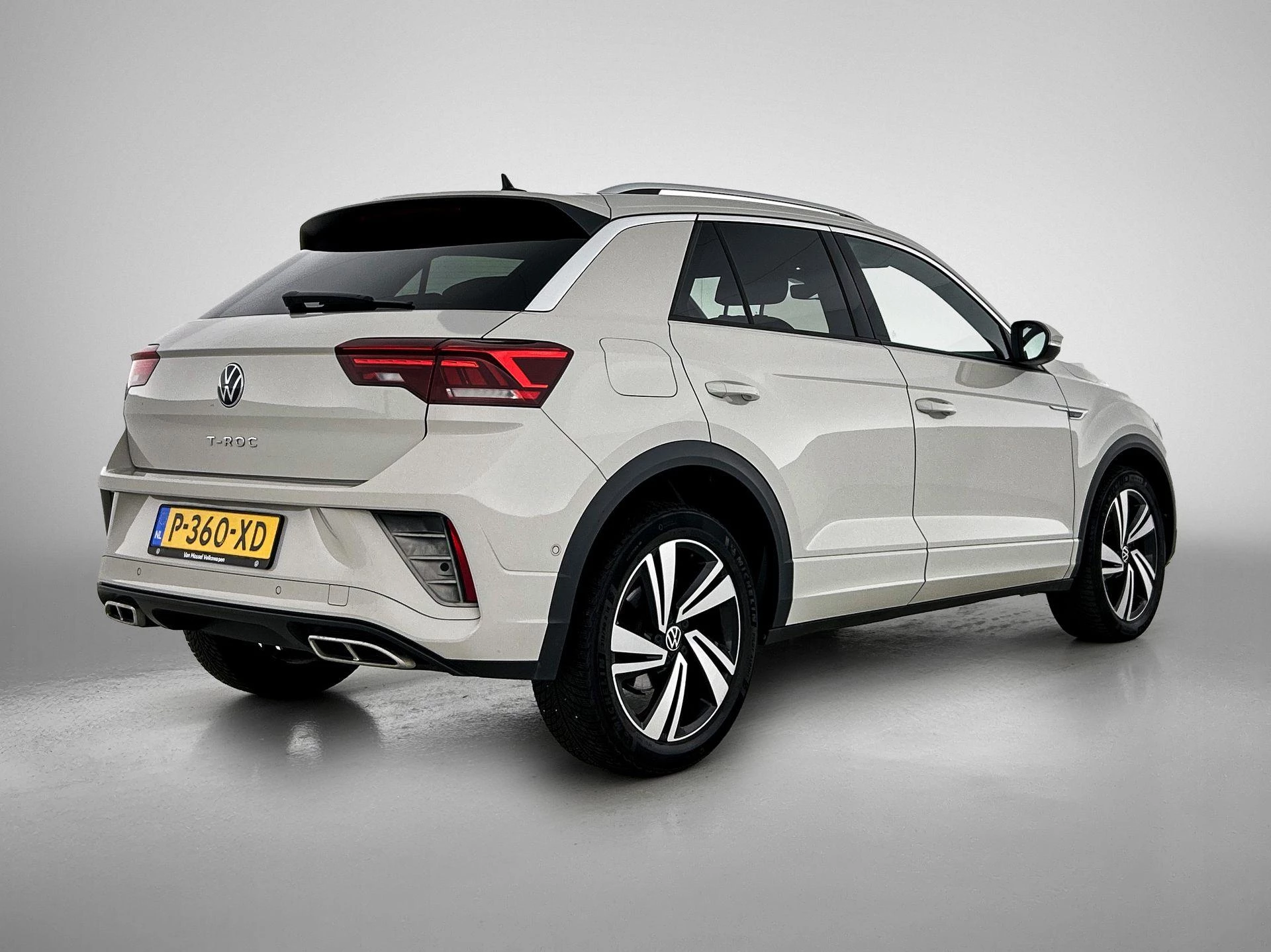 Volkswagen-T-Roc-image-3