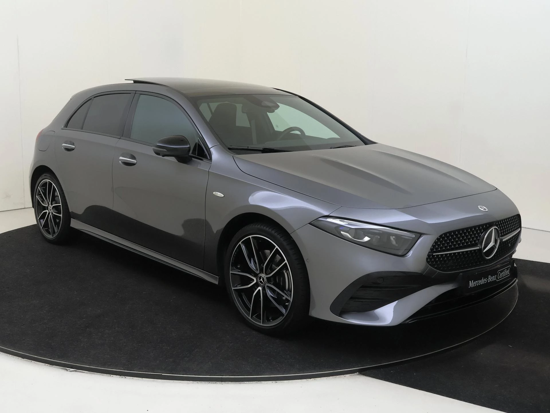 Mercedes-Benz A-Klasse 250 e Business Solution AMG