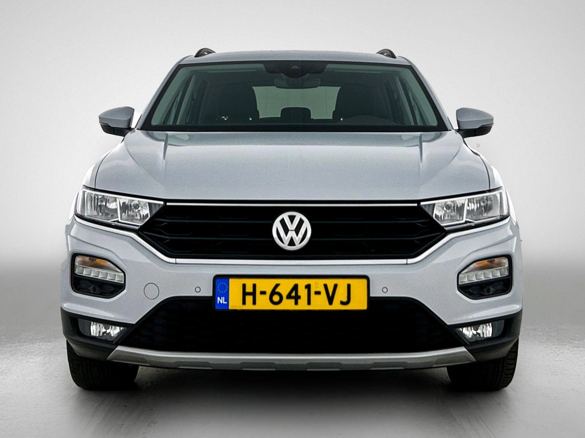 Volkswagen-T-Roc-image-4