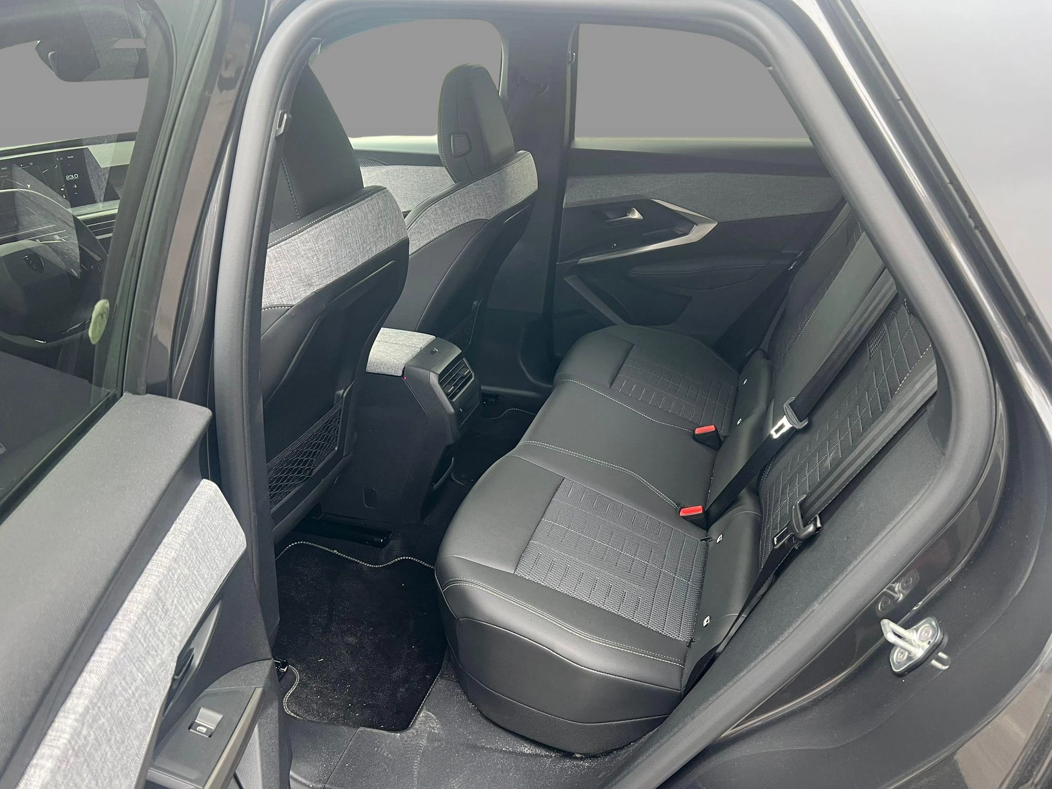 Peugeot 3008 1.2 HYBRID 145 e-DSC6 GT