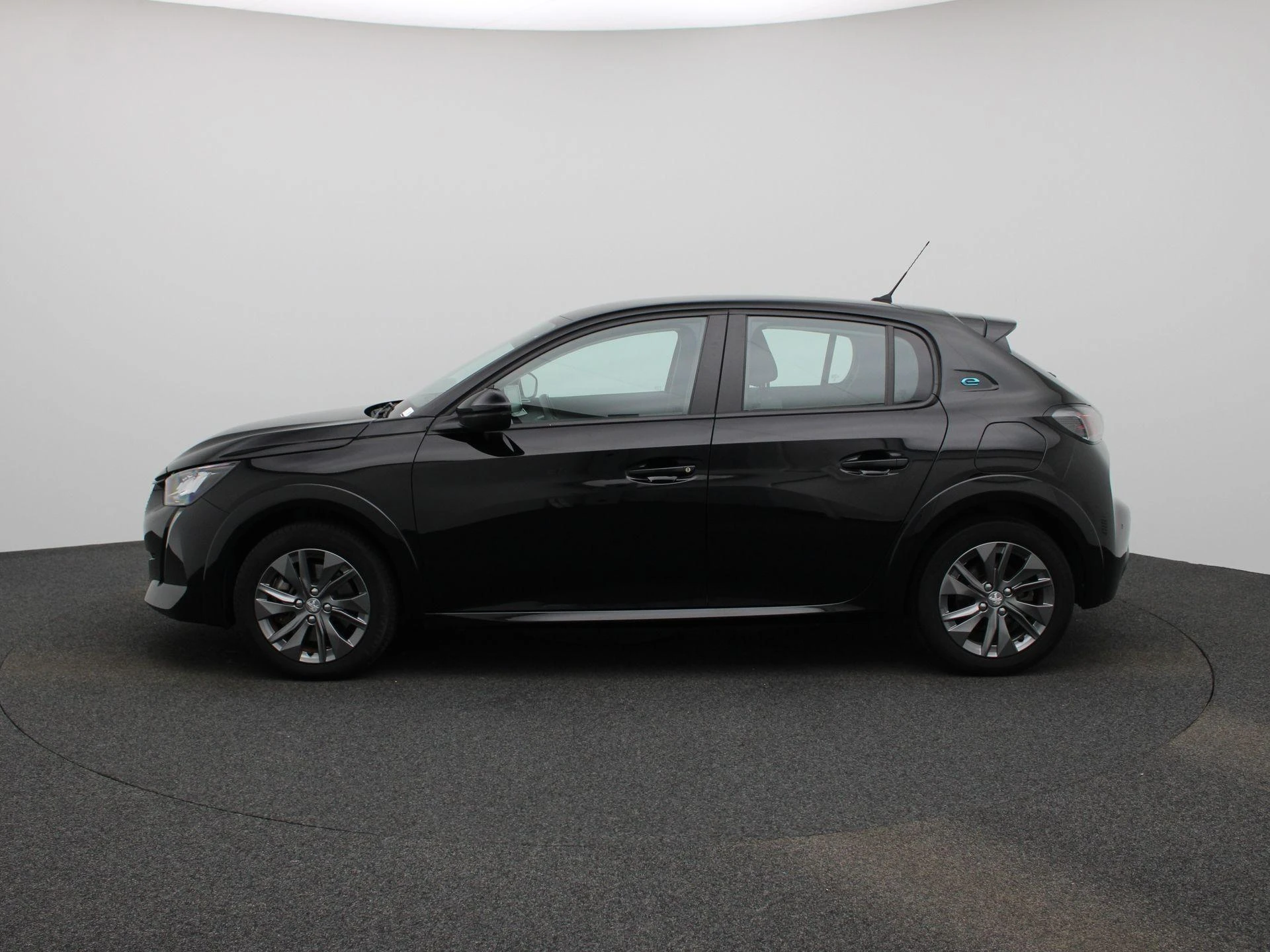 Peugeot-e-208-image-3
